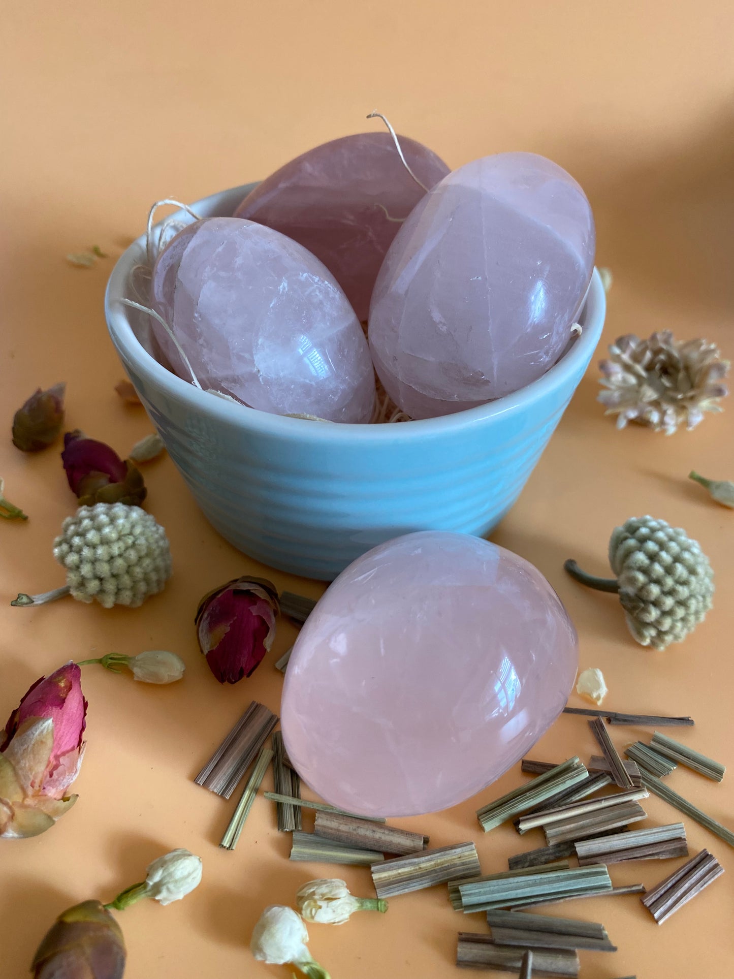 ROSE QUARTZ PALM STONE