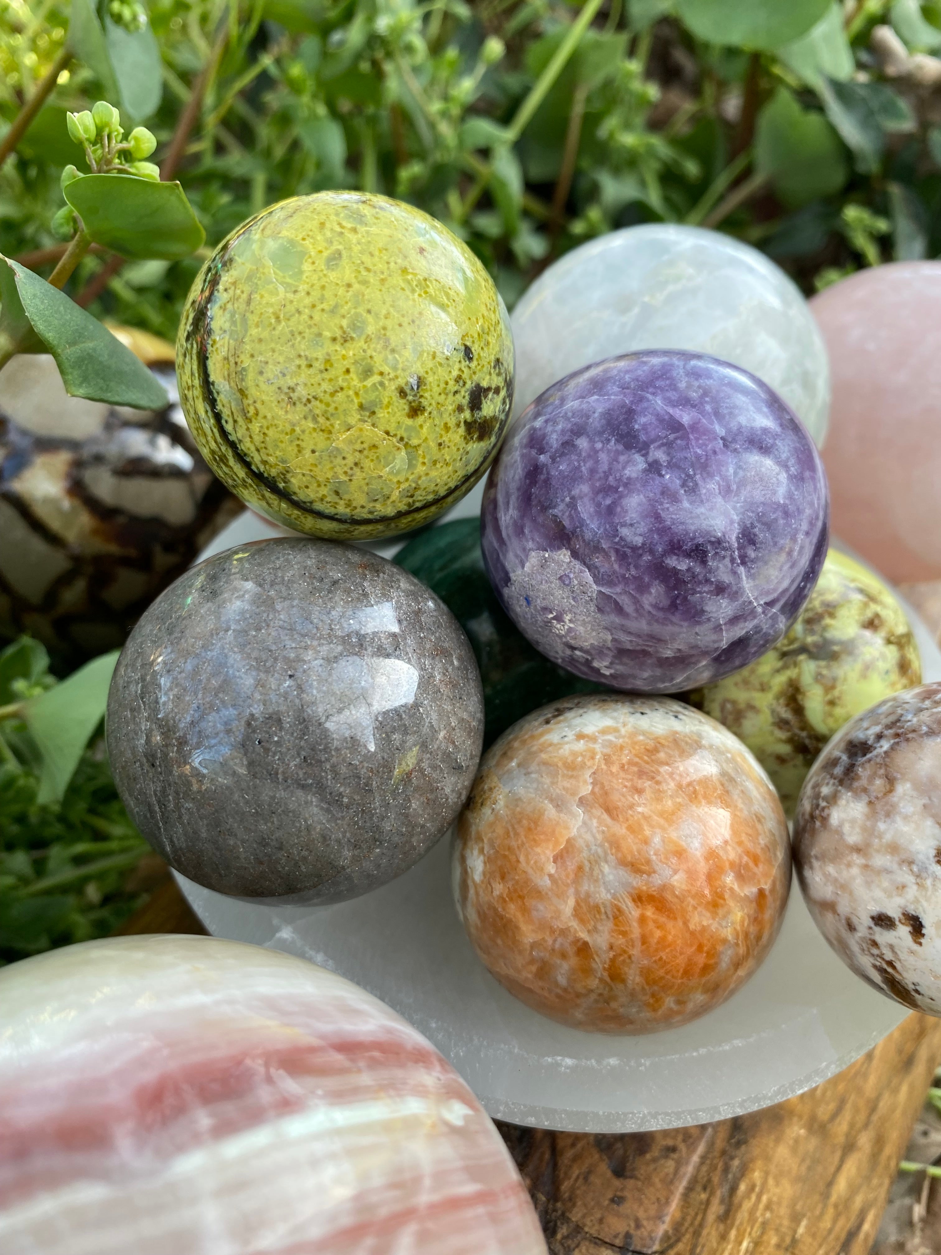 Buy Online Natural Crystal Stones Sphere – HarleyRaeBoutique