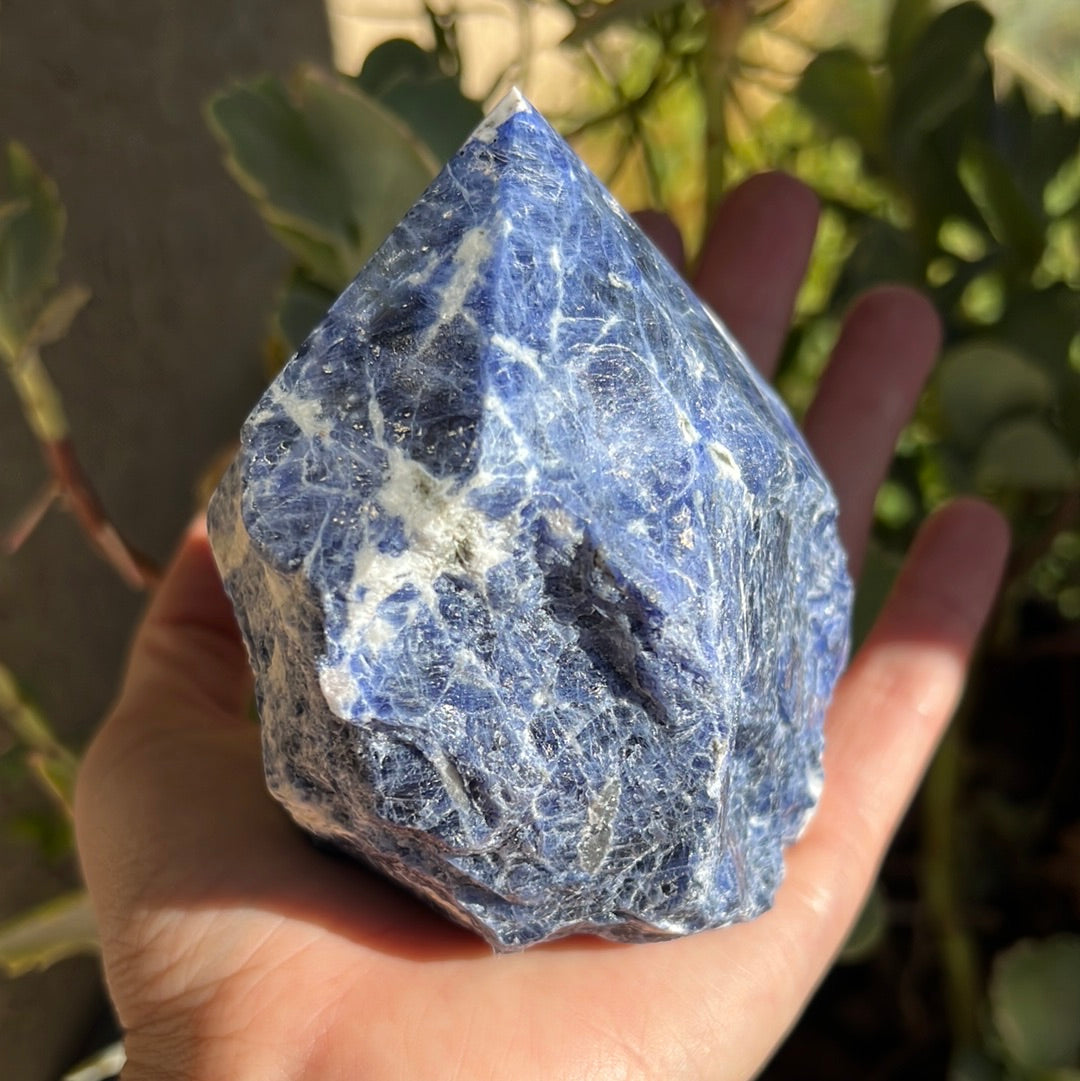 SODALITE TOP POLISHED POINT