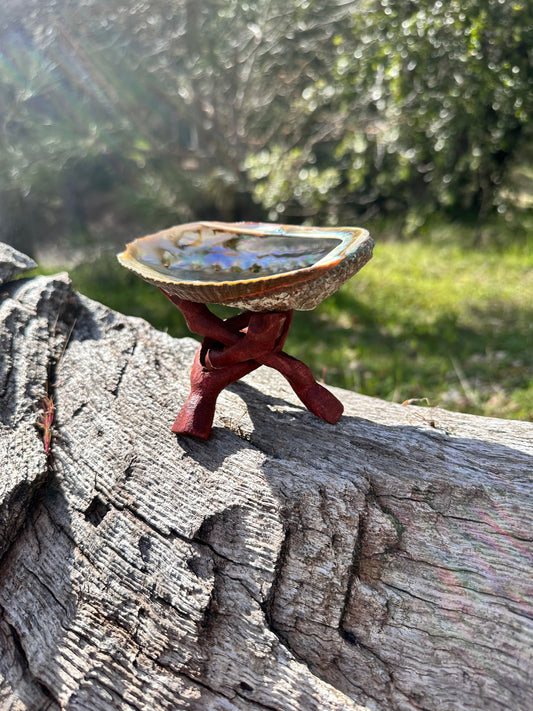 WOODEN TRIPOD DISPLAY STAND