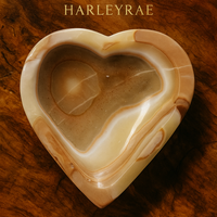 Heart-shaped banded agate bowl 