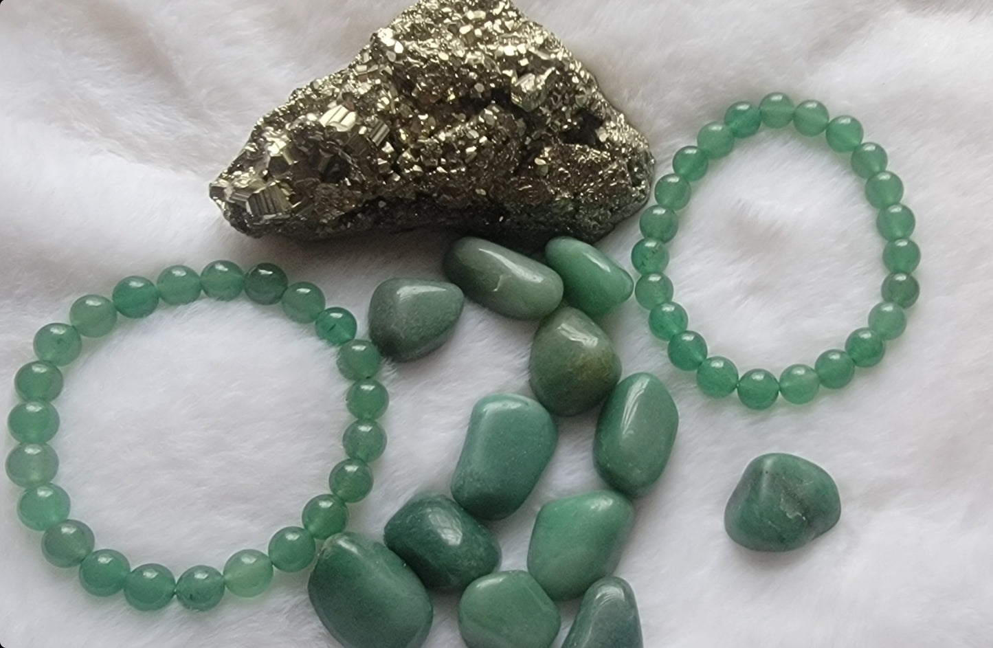 GREEN AVENTURINE TUMBLE STONE (medium)