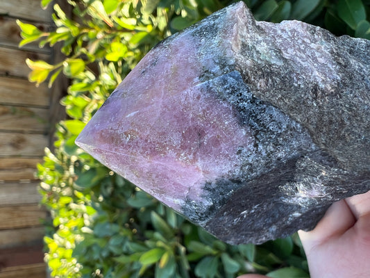 RHODONITE TOP POLISHED POINT