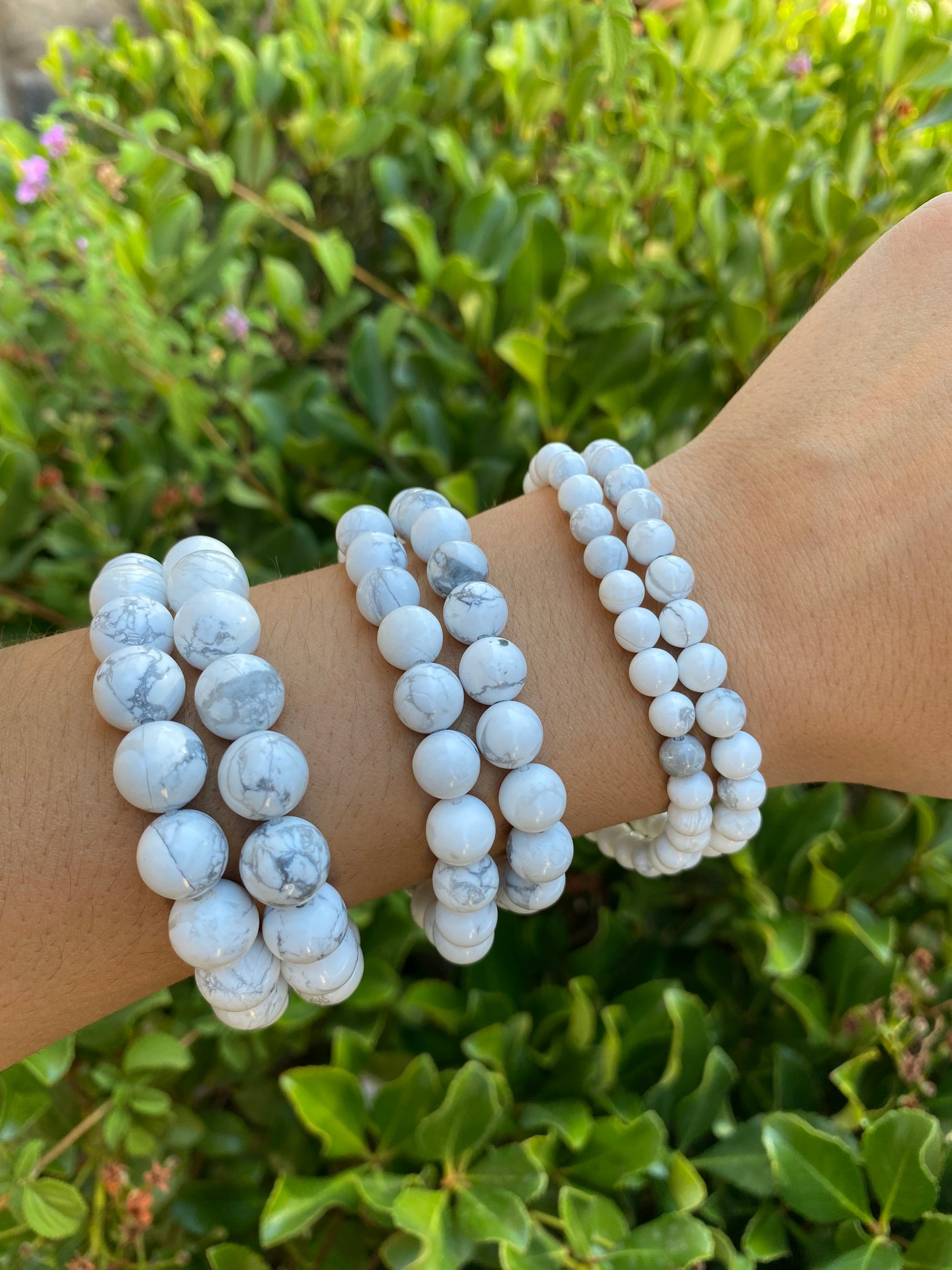 HOWLITE CRYSTAL BRACELET