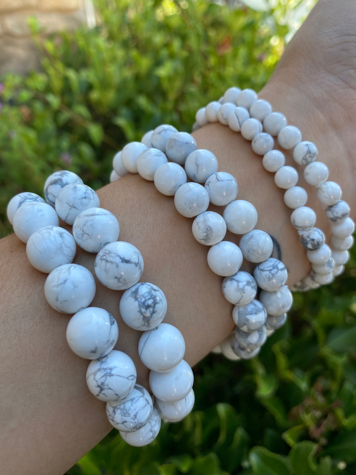 HOWLITE CRYSTAL BRACELET