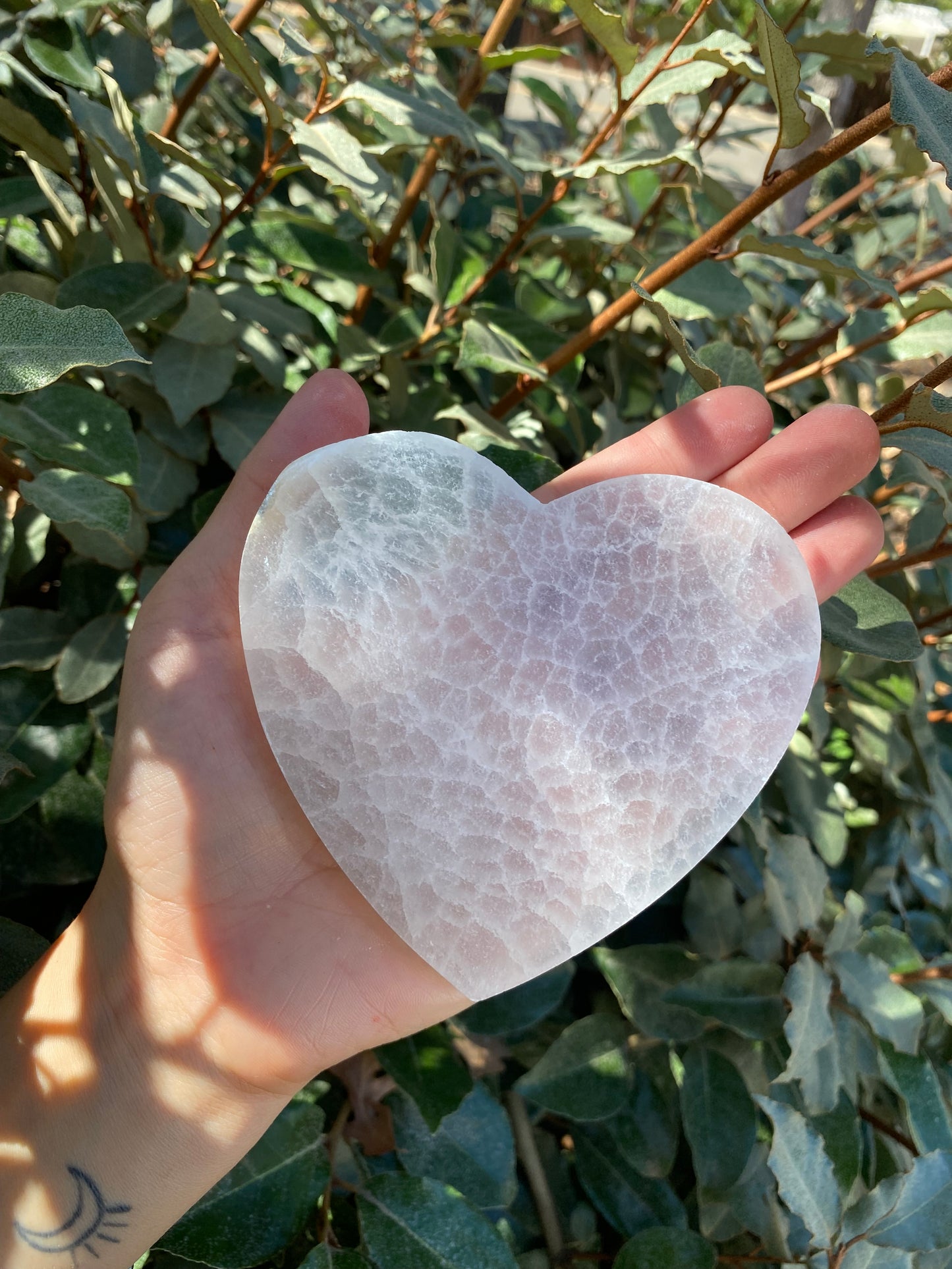 SELENITE HEART CHARGING PLATE