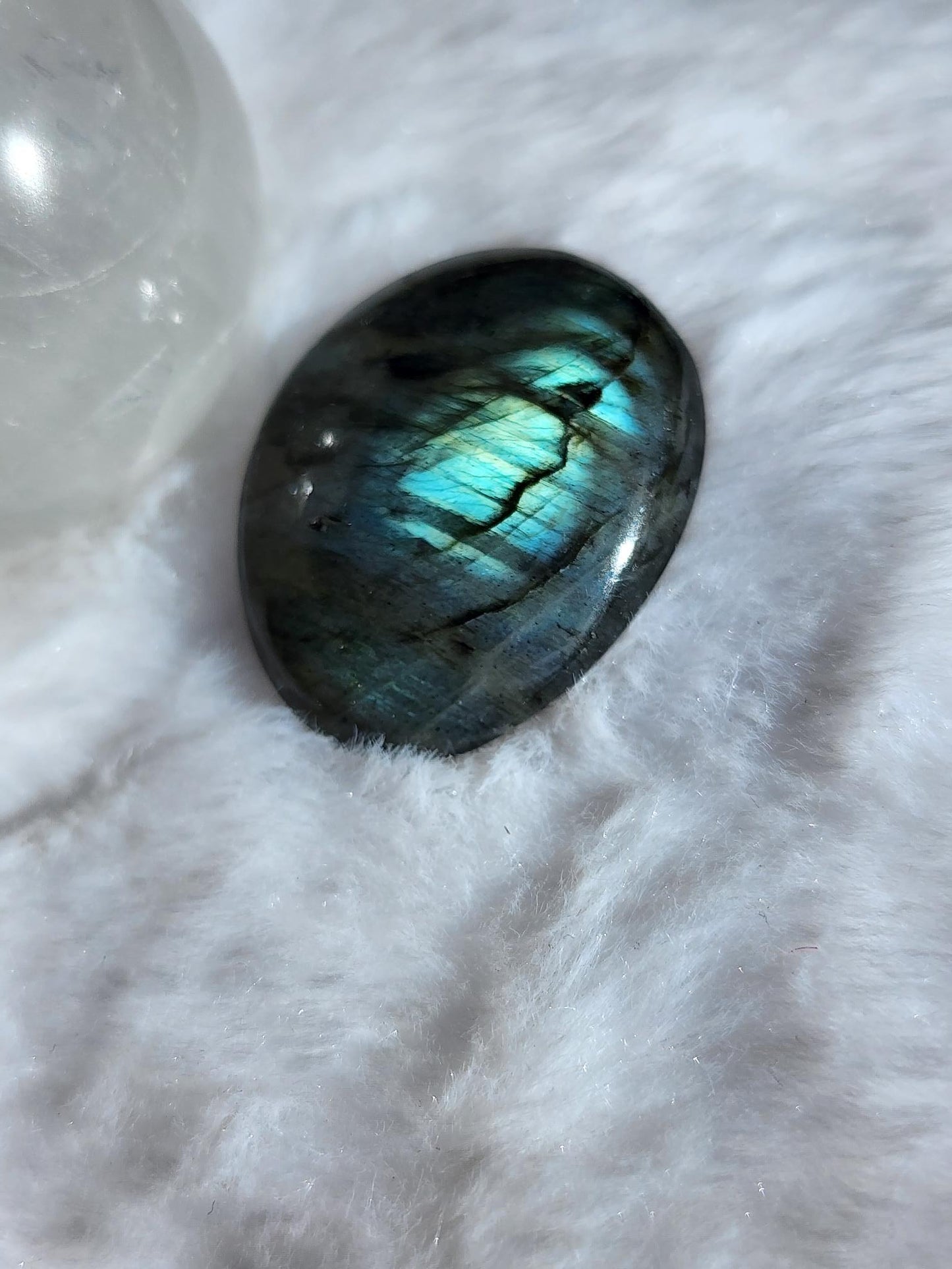 LABRADORITE PALM STONE - HIGH QUALITY FLASH