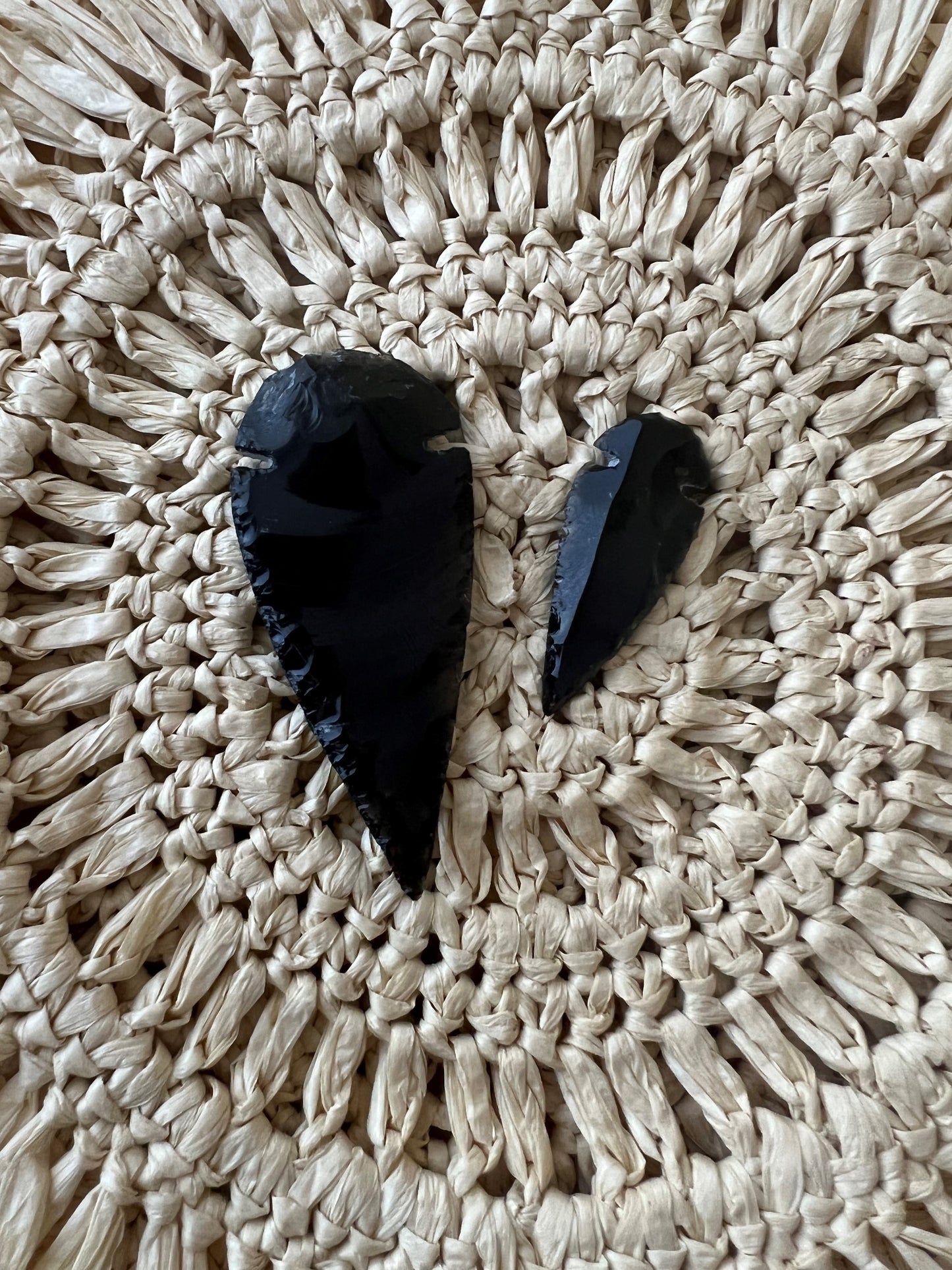 BLACK OBSIDIAN ARROWHEAD