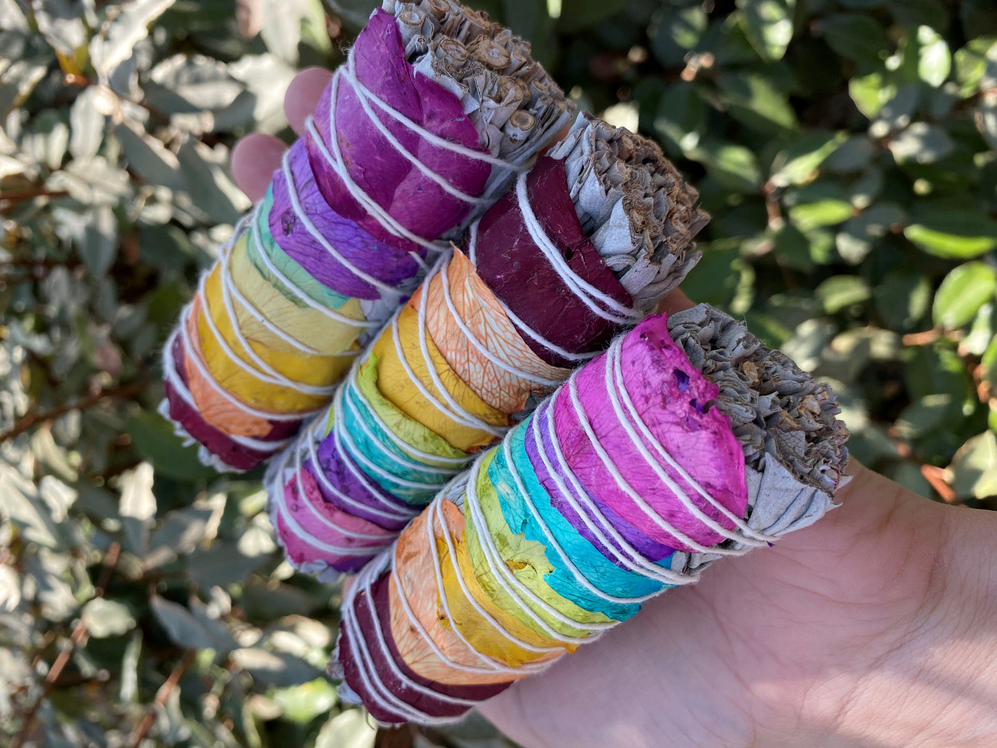 CHAKRA WHITE SAGE WITH ROSE PETALS SMUDGE STICK