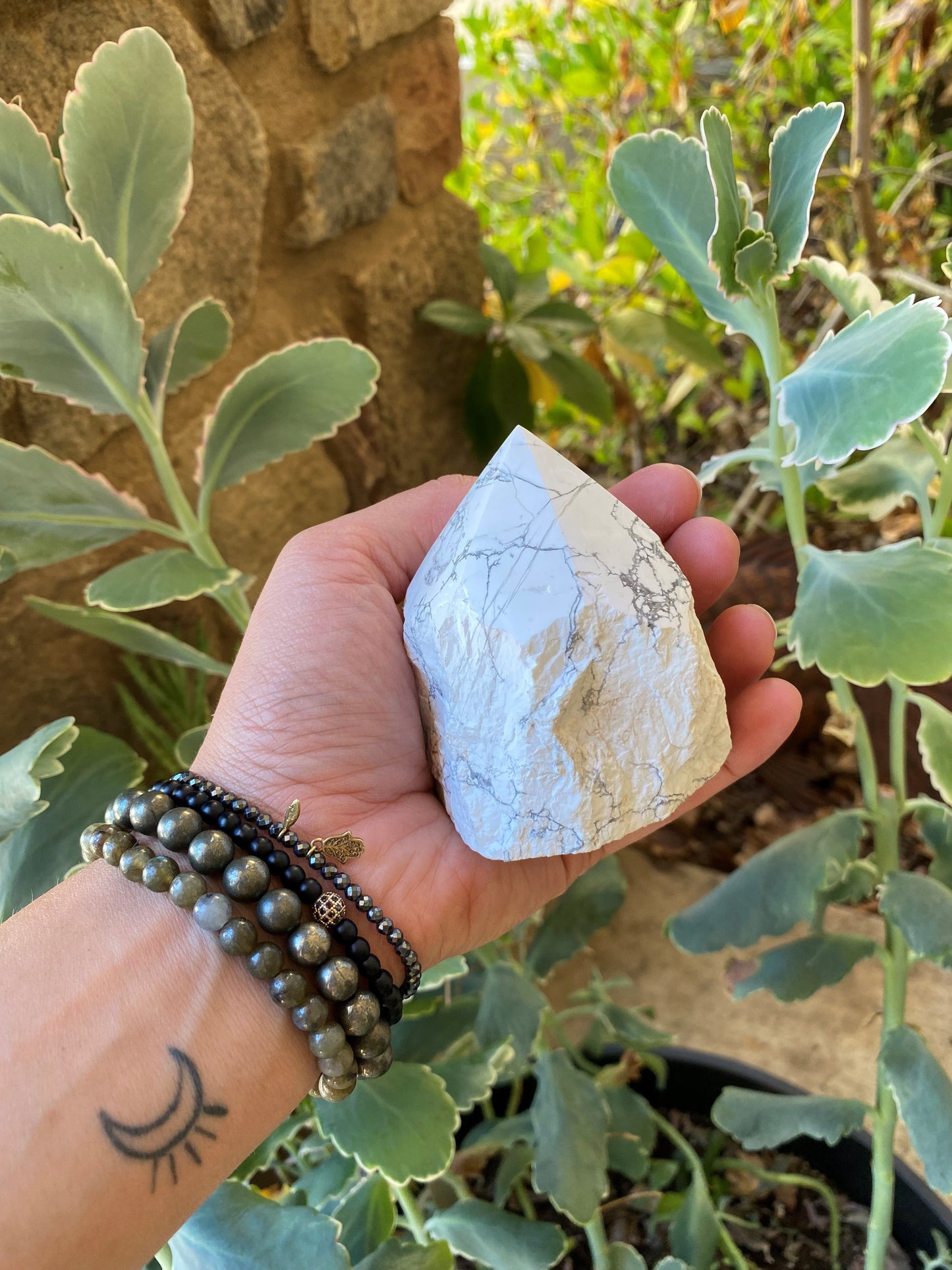 HOWLITE TOP POLISHED POINT