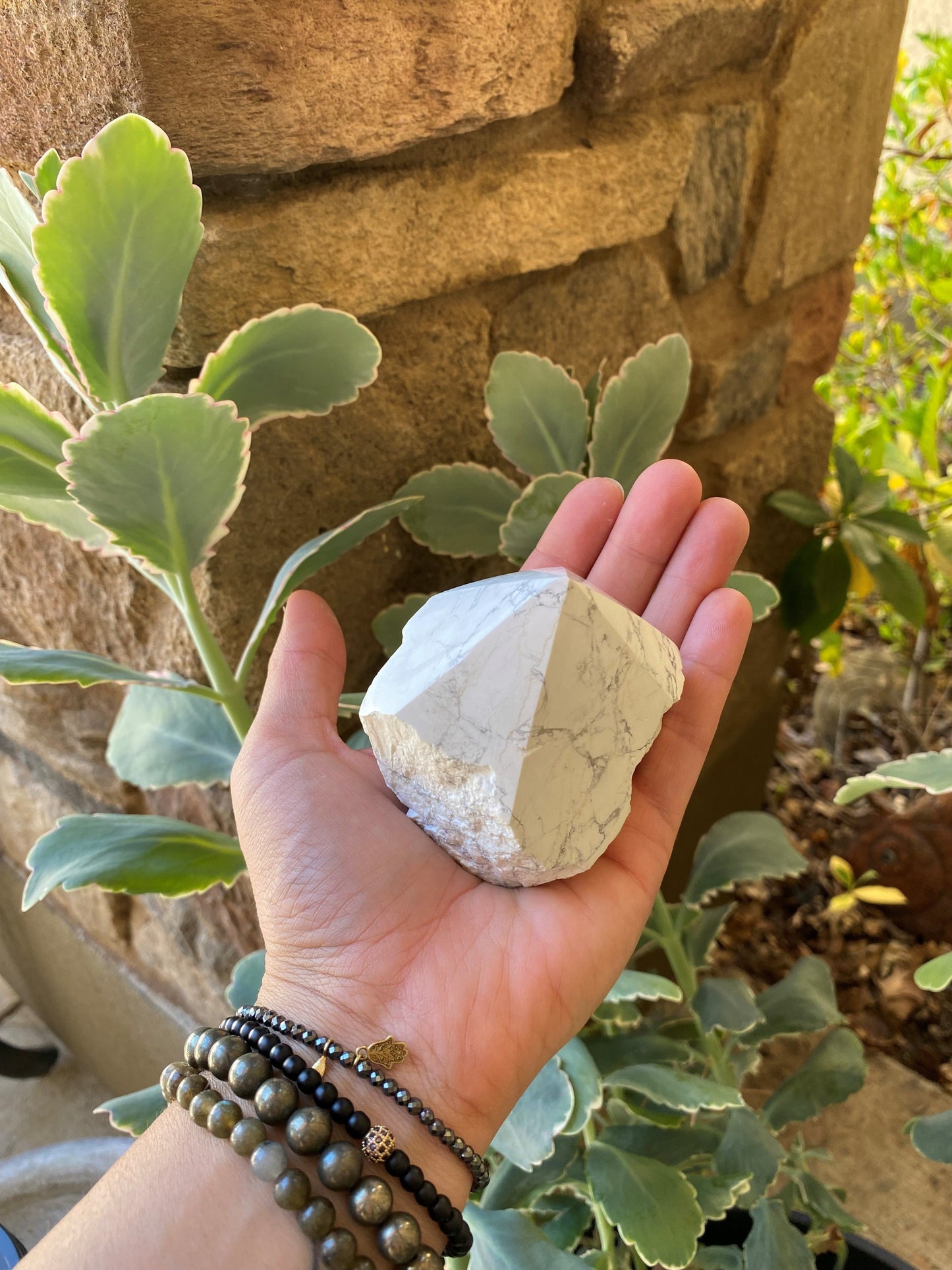 HOWLITE TOP POLISHED POINT