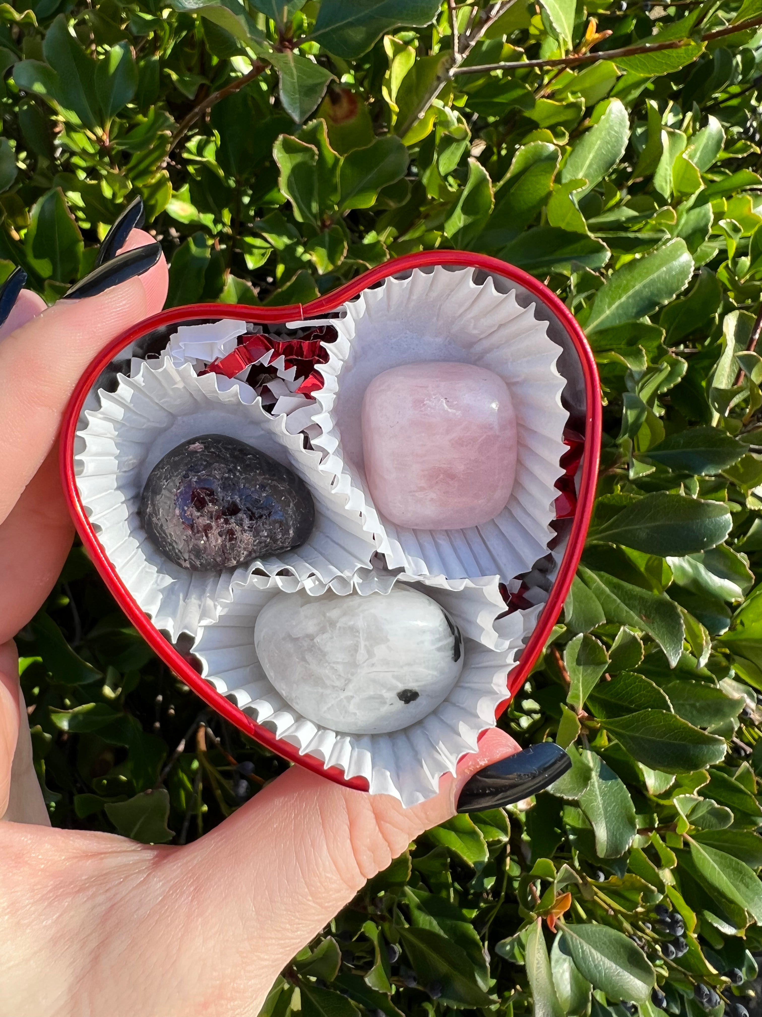 VALENTINE’S DAY HEART TIN