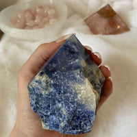 SODALITE TOP POLISHED POINT